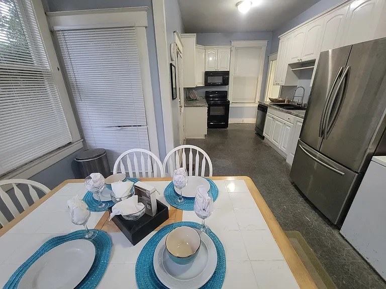 311 E 37th St #1 — Photo 9
