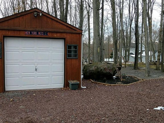3rd image of 107 Hells Kitchen Dr