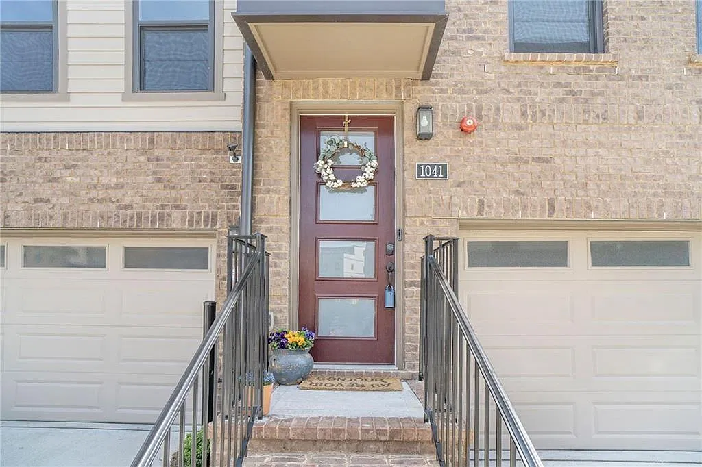 4 bed, 5.0 bath, 2448 sqft, $4,500 — Photo 2