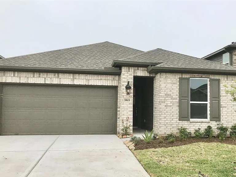7823 Skylark Heights Ln — Photo 3