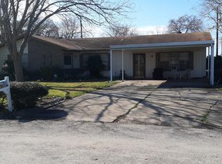 502 Wilson St, Edna, TX 77957