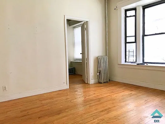 Rented by EXR | media 7