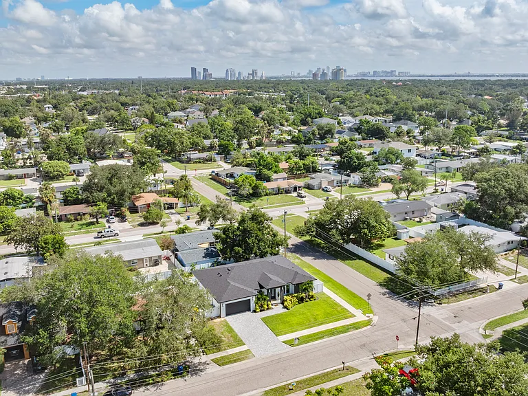 3701 W Leila Ave — Photo 53