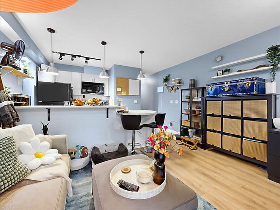 4th image of 528 Rochester Ave #514