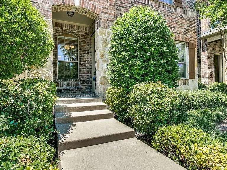 8613 Empire Blvd — Photo 16