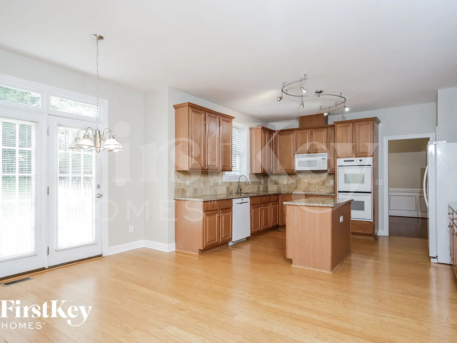 4 bed, 3.0 bath, 3241 sqft, $2,620 — Photo 4