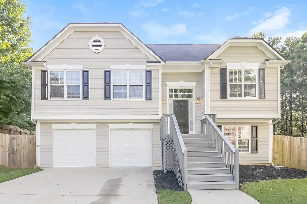 4 bed, 3.0 bath, 1998 sqft, $2,435 — Photo 1