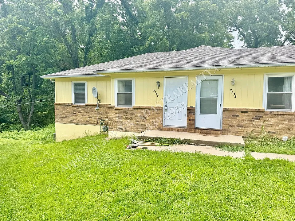 2330 N 75th Ter