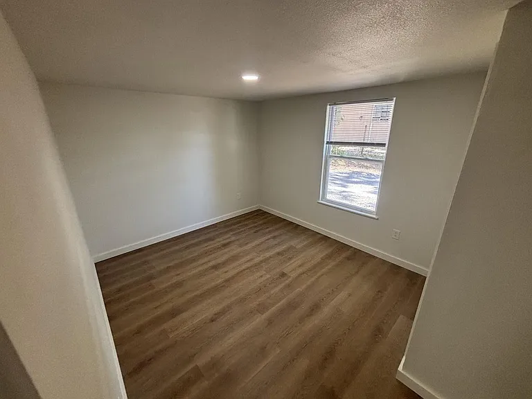 1040 Harding Blvd — Photo 7
