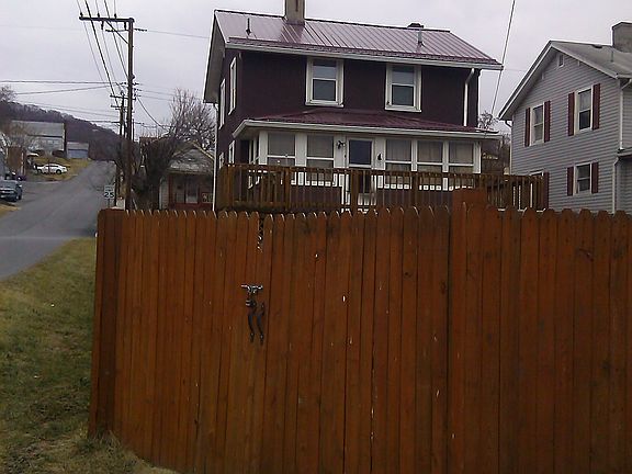 2nd image of 732 N Beverly Ave