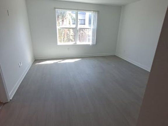 5th image of 4328 Hammock Grove Dr