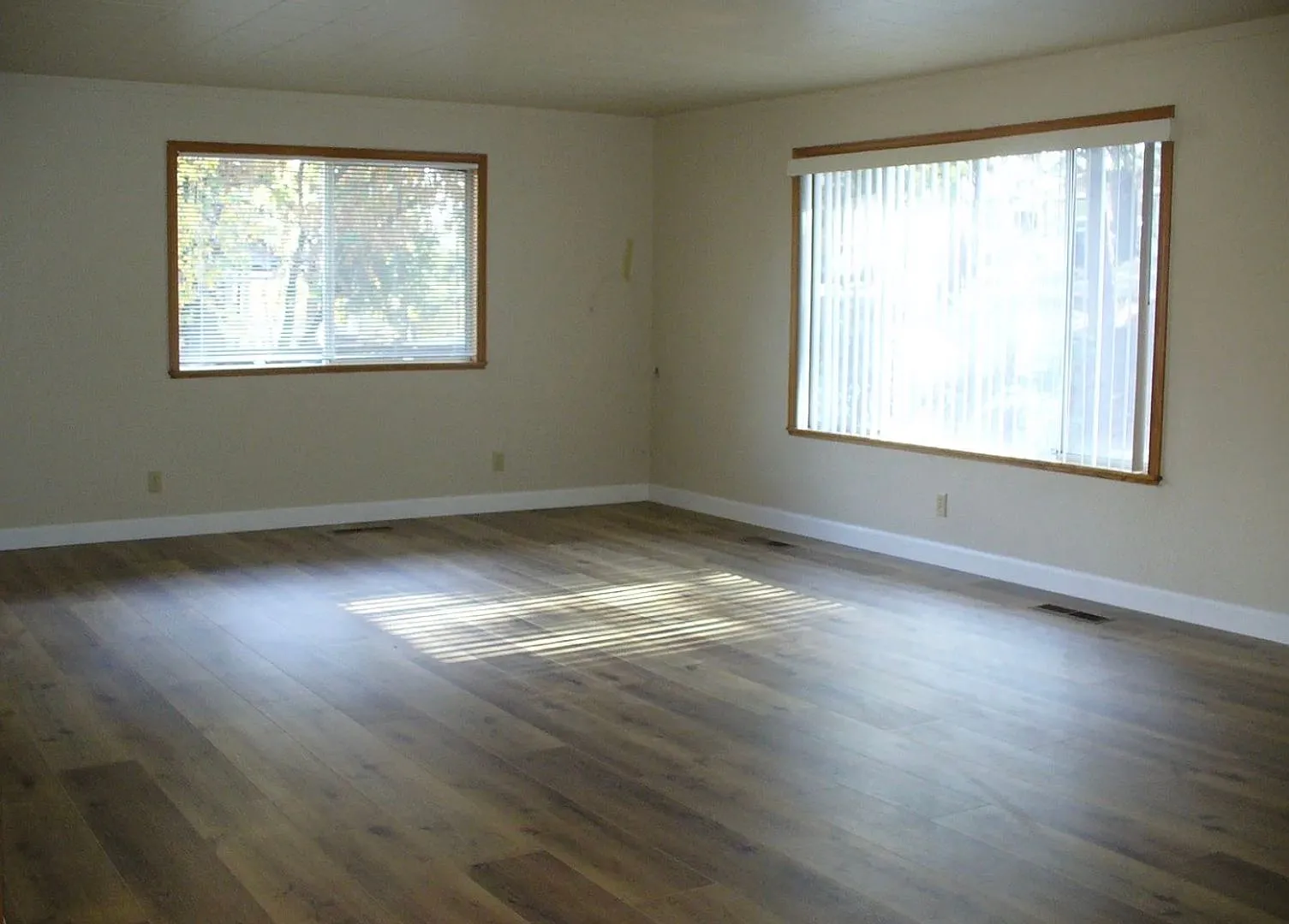 Spacious Single-Level Home in the Heart of Downtown Colfax! — Photo 4