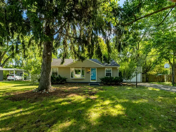 3163 Baylis Dr, Ann Arbor, MI 48108