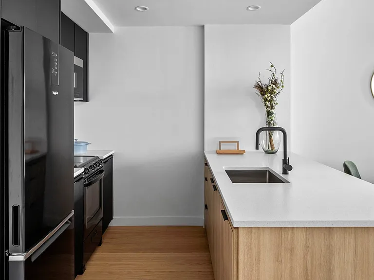 11 Ocean Pkwy #1123 — Photo 4