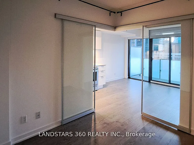 25 Richmond St E #1514 — Photo 4