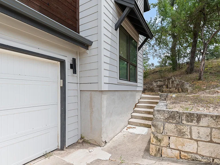 1193 E M Franklin Ave #1 — Photo 2