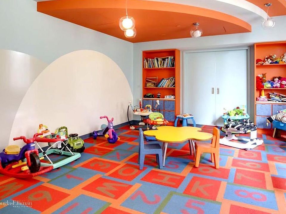 2nd image of 415 Main St #Penthouse 2