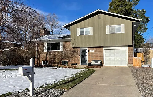 2415 Lewis St Photo 1