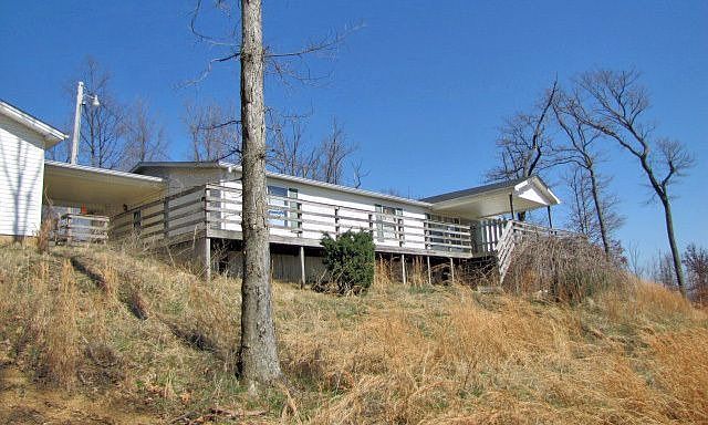 2nd image of 414 Mountain Top Rd