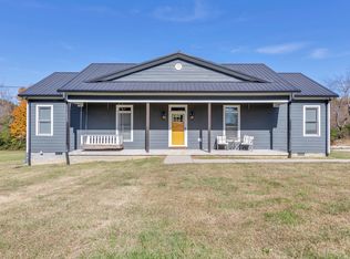 229 Pleasant View Rd, White Bluff, TN 37187