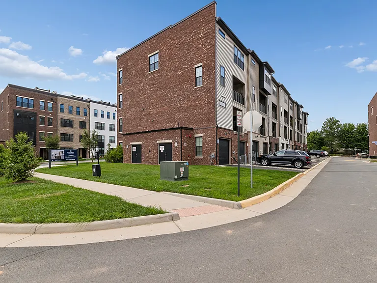 22110 Midmoore Dr #4215 — Photo 3