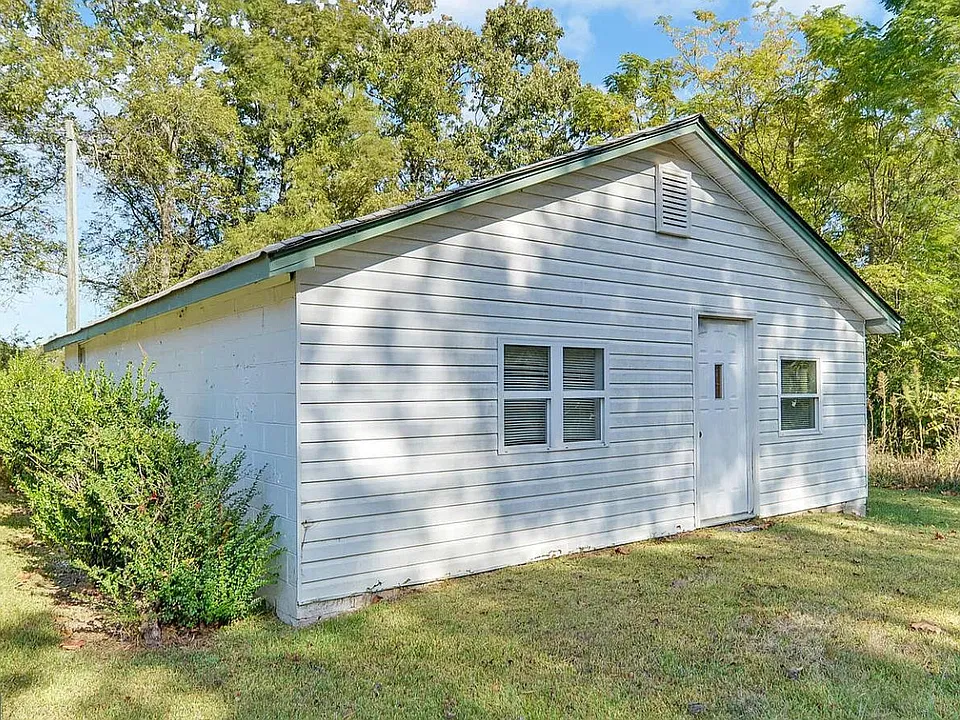 2818 Lavonia Hwy