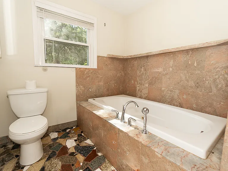 4N036 Wood Dale Rd — Photo 16
