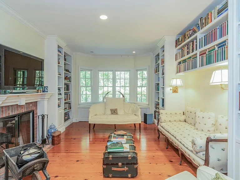 342 Old Sag Harbor Rd — Photo 10