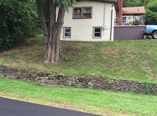 2069 River Rd, West Coxsackie, NY 12192