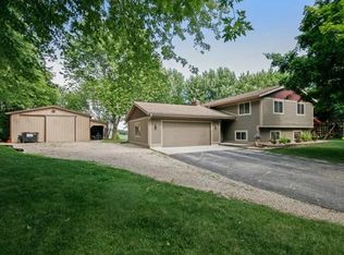 18425 Victoria Rd, Prior Lake, MN 55372