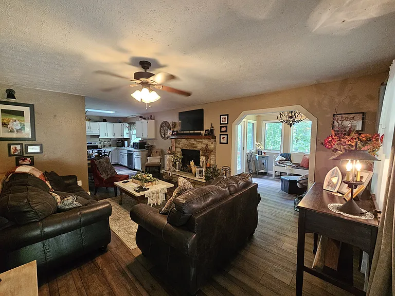 30 Austin Hts — Photo 6