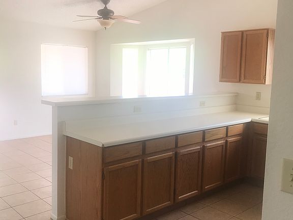 Entry to kitchen 
