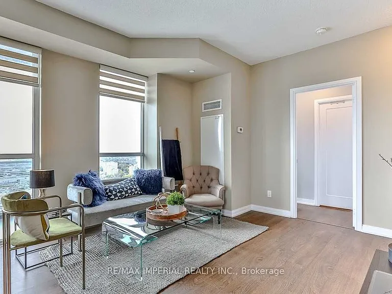 255 Village Green Sq #3402 — Photo 2