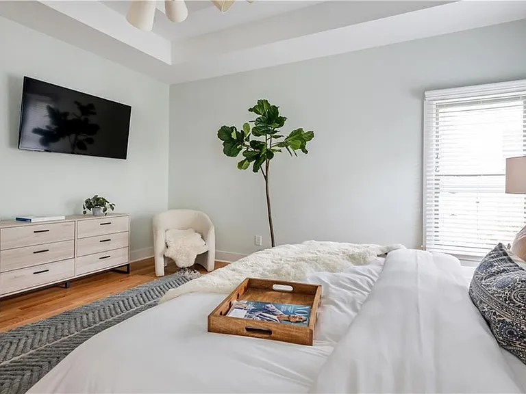 1393 Glenwood Ave SE — Photo 31