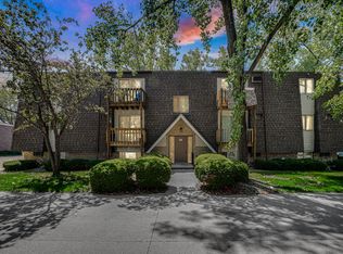 214 Madison St Unit 2B, Joliet, IL 60435