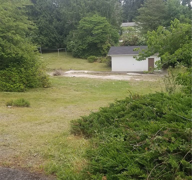 1st image of 281 SE Crescent Dr