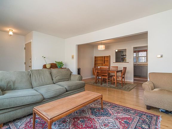 4th image of 1231 W Lunt Ave APT 3S