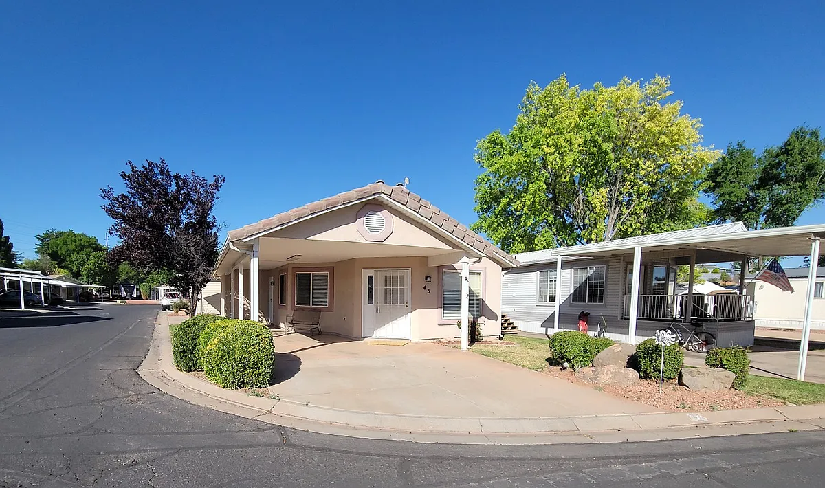 Photo 1 of 27 - 2990 E Riverside Dr #43 - Saint George, UT Primary Photo - 2990 E Riverside Dr #43