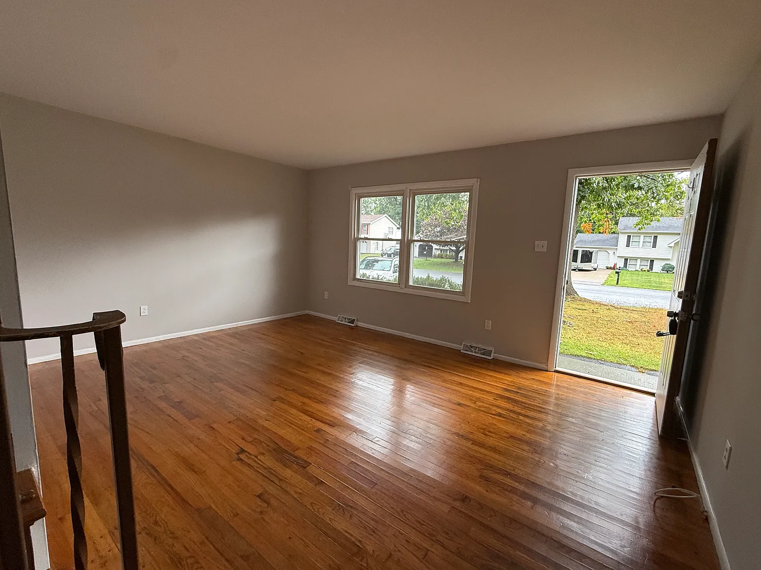 3 bed, 1.5 bath, 1288 sqft, $1,900 — Photo 3