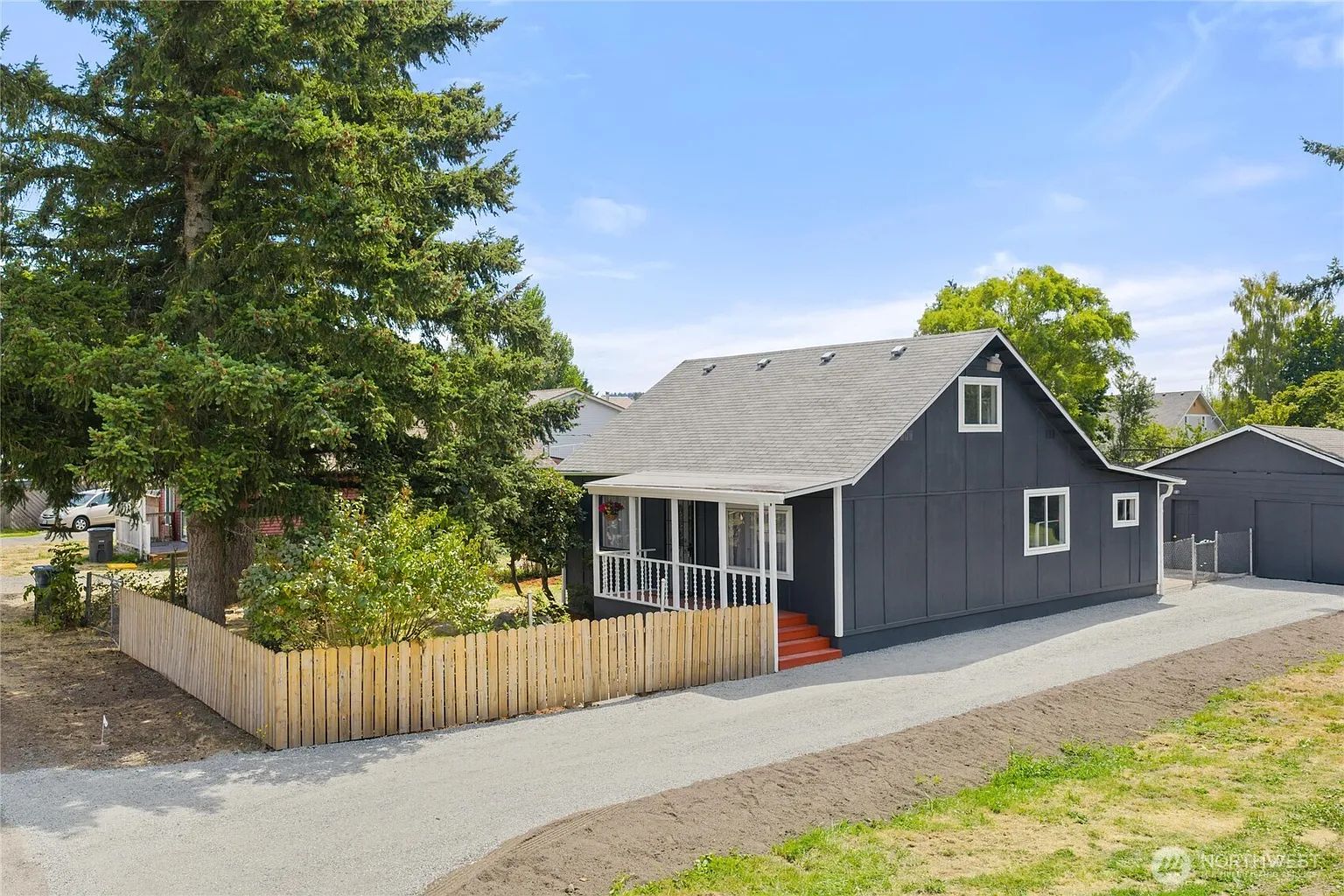 114 2nd Avenue N photo 1