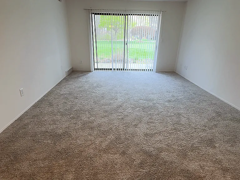 Eastwood Village Apartments — Photo 50