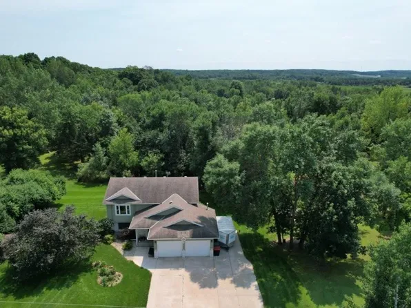 15726 Parkwood Cir, Avon, MN 56310