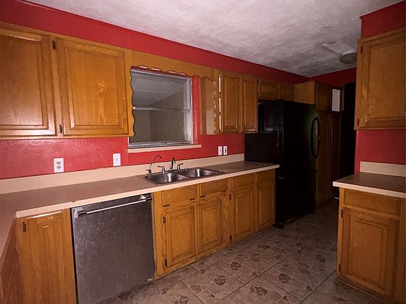 4th image of 7608 Evergreen Rd