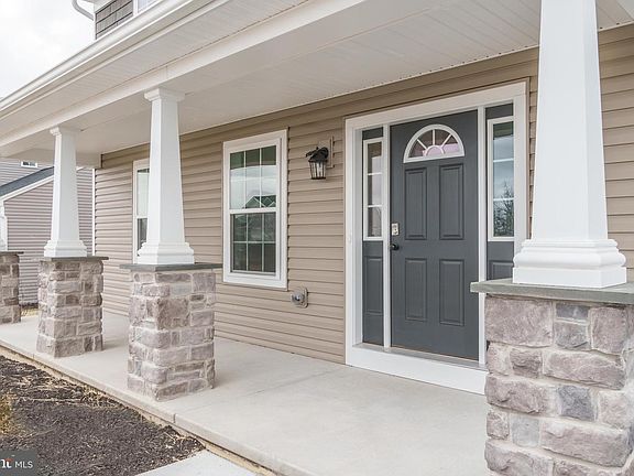 3rd image of 45 Kristi Ln