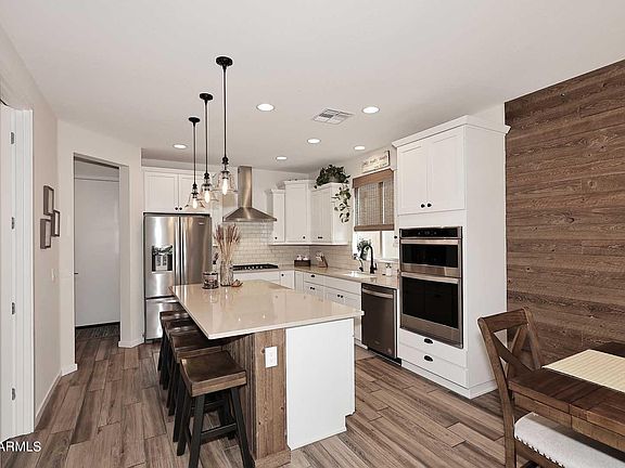 4th image of 3125 E LOUISE Drive
