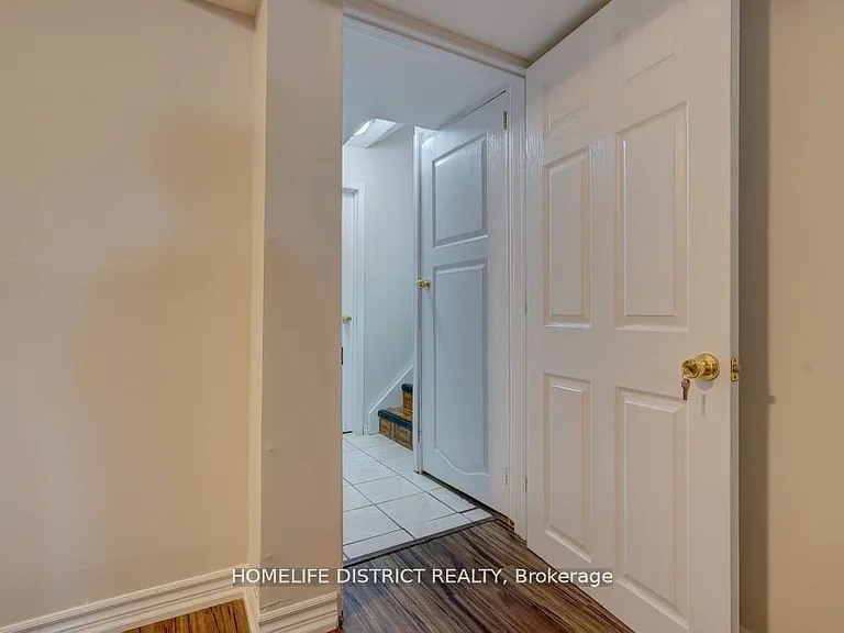 1861 Bainbridge Dr — Photo 5