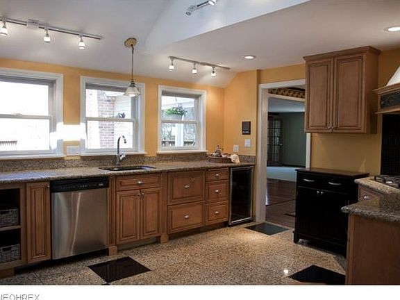 2nd image of 5828 Briarwood Ln