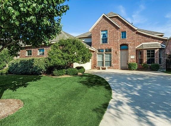 2nd image of 3905 Lindale Dr