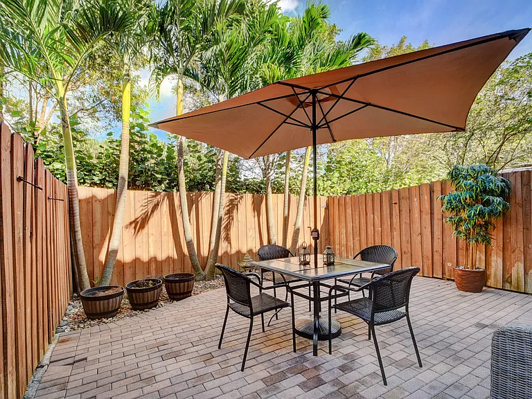 10342 Wellington Parc Dr — Photo 39