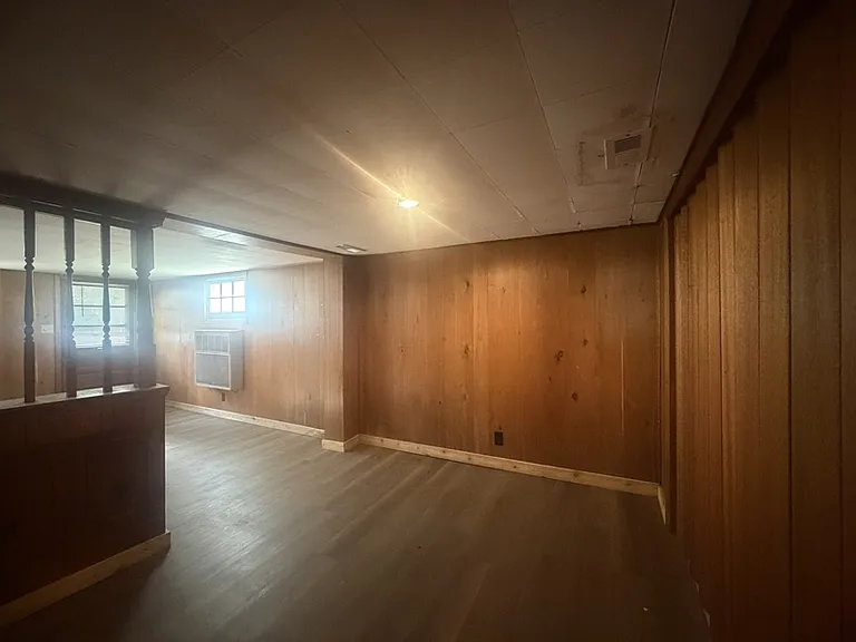 515 W Southside Blvd — Photo 24